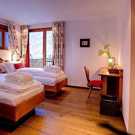 Sleeps 8 Wifi * Zermatt